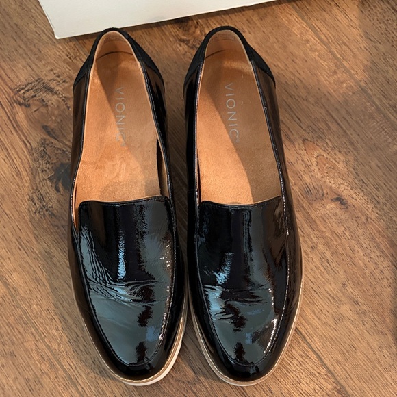 Vionic Shoes - Vionic Womens Black Patton Loafers Size 8.5